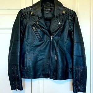 NWOT- COLLEEN LOPEZ FAUX LEATHER BLACK STUDDED, JACKET. XS.